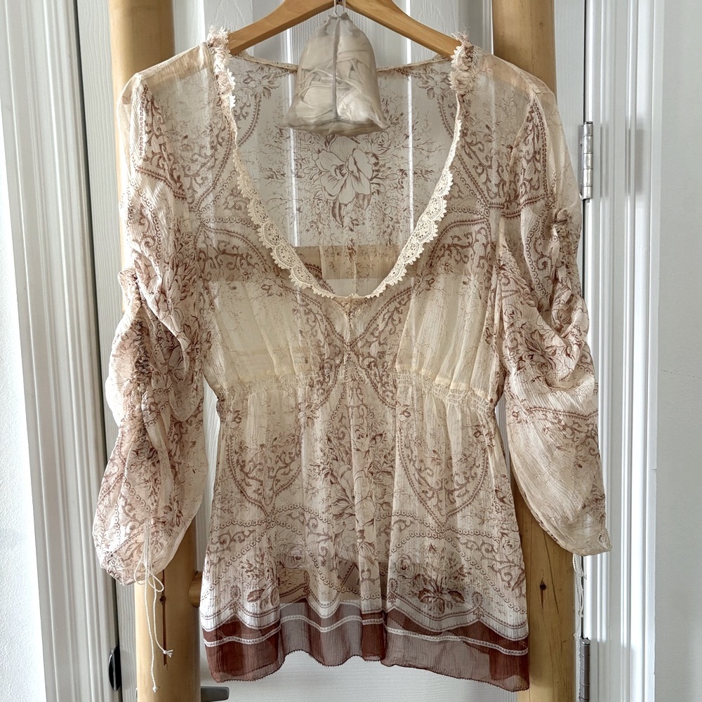 HP! Elie Tahari Silk Blouse in Ivory and Brown Floral Print. Size L. NWOT.